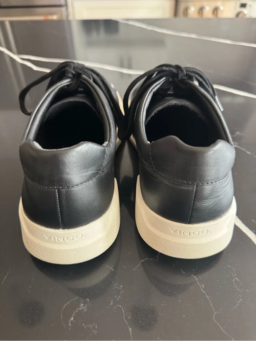 Vince classic black